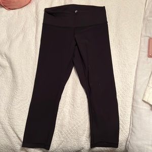 Cropped Lululemon leggings size 6